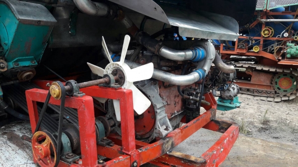 ขาย 285.000บาท รถเกี่ยวข้าว  ช.เจริญการช่าง อุ้ม2.5ตัน ปรับระดับ เครื่องดีปั้มแรง