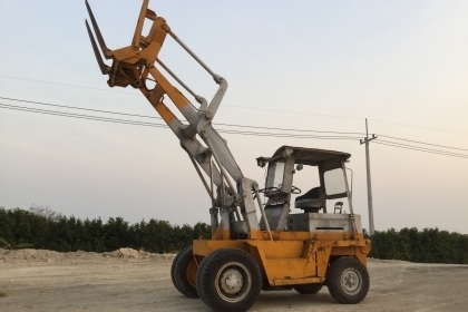 ขายรถตักล้อยาง TCM SD22 (สภาพดี)