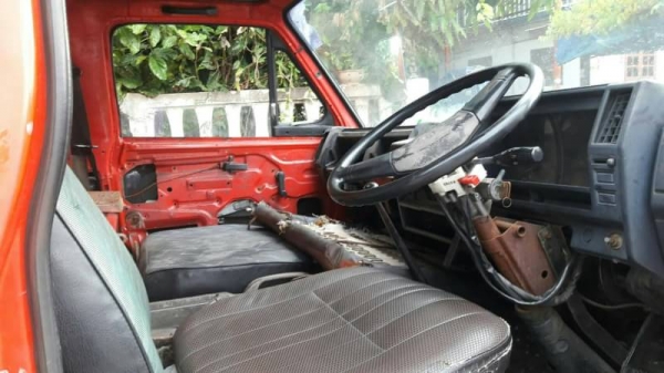 ISUZU NPR59 PU5