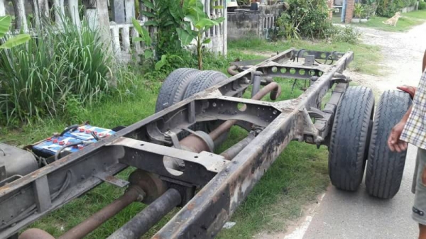 ISUZU NPR59 PU5