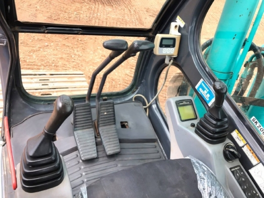ขายรถแบคโฮ KOBELCO SK200 MARK 5 SUPER รถนอกนำเข้าจากญี่ปุ่น สภาพสวยพร้อมใช้งาน มีVDOการทำงานครับ