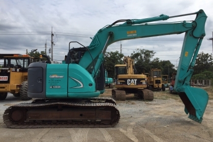 มาใหม่อีกคันครับ KOBELCO SK135SR-2 ปี2008 นำเข้าจากญี่ปุ่น โทร.090-986-2521 อ๊อบ