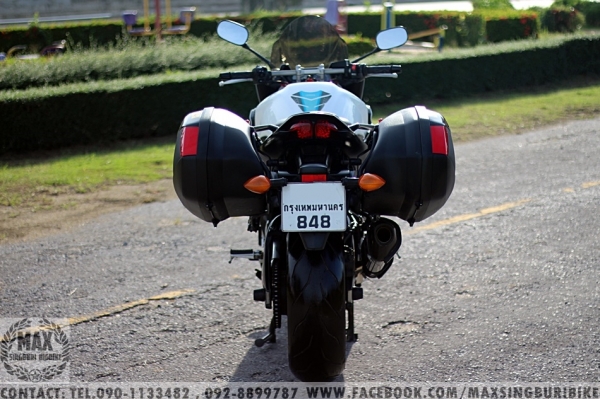 YAMAHA FZ1 1000cc ปี2012 รถออกศูนย์ ยามาฮ่า สวยใส เนียนๆ รถใช้มือเดียวป้ายแดง  วิ่ง 19xxx แท้ๆ