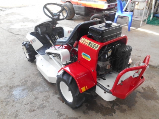 รถตัดหญ้า OREC RM90V 14 แรง พร้อมใช้งาน รถตัดหญ้า OREC RM90V 14 แรง พร้อมใช้งาน