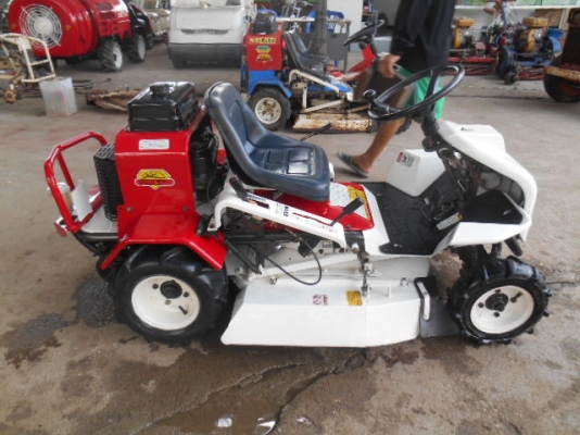 รถตัดหญ้า OREC RM90V 14 แรง พร้อมใช้งาน รถตัดหญ้า OREC RM90V 14 แรง พร้อมใช้งาน