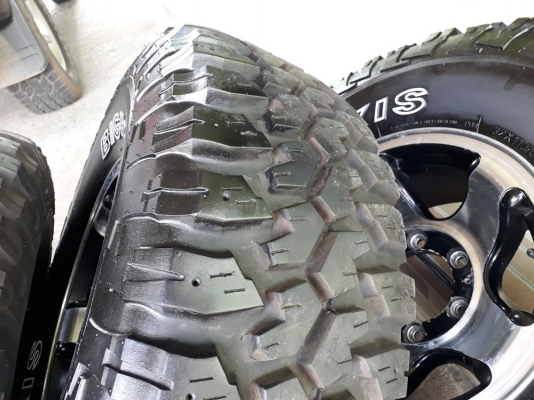 ล้อ jrd ขอบ 15 กว้าง 7.5 นิ้ว offset -5 พร้อมยาง maxxis bighorn mud 32x11.5 ขอบ 15 ล้อ jrd ขอบ 15 กว้าง 7.5 นิ้ว offset -5 พร้อมยาง maxxis bighorn mud 32x11.5 ขอบ 15