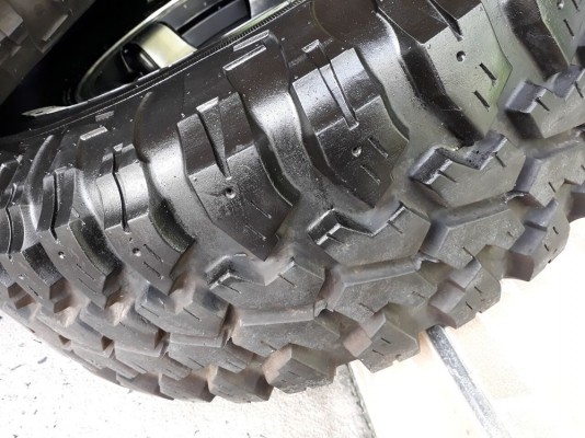 ล้อ jrd ขอบ 15 กว้าง 7.5 นิ้ว offset -5 พร้อมยาง maxxis bighorn mud 32x11.5 ขอบ 15