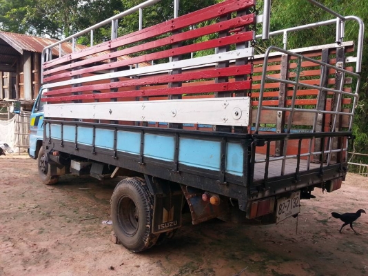 ขายรถ6ล้อ NKR 110แรง รถสวยสภาพดี ราคา260,000 สนใจโทร 090-8588220 093-3258446 www.narong2truck.com ww