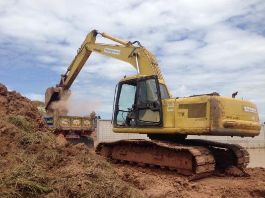ขาย 575,000 บาท KOMATSU PC200-6 เครื่องเดิม6D95L-Turbo ปั้มแรง โช่หนา เอวแน่น ไฟฟ้าครบ เอกสารชื้อขาย   รถอยู่ จ.บุรีรัมย์ โทร&amp;ไอดีไลน์ 0610710295