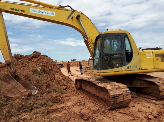 ขาย 575,000 บาท KOMATSU PC200-6 เครื่องเดิม6D95L-Turbo ปั้มแรง โช่หนา เอวแน่น ไฟฟ้าครบ เอกสารชื้อขาย   รถอยู่ จ.บุรีรัมย์ โทร&amp;ไอดีไลน์ 0610710295