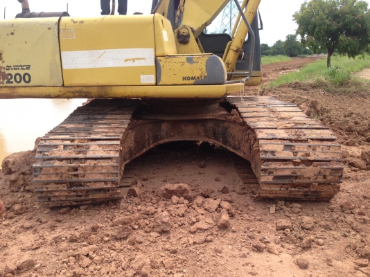 ขาย 575,000 บาท KOMATSU PC200-6 เครื่องเดิม6D95L-Turbo ปั้มแรง โช่หนา เอวแน่น ไฟฟ้าครบ เอกสารชื้อขาย   รถอยู่ จ.บุรีรัมย์ โทร&amp;ไอดีไลน์ 0610710295