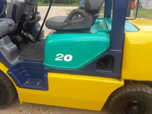 ขายรถยก KOMATSU  FG20-14 เครื่องเบนซิน H20 เกียร์ธรรมดา  ยกได้ 2 ตัน เสาสูง 3 เมตร งาหมุน ติดต่อ 098-7962549