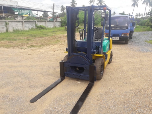 ขายรถยก KOMATSU  FG20-14 เครื่องเบนซิน H20 เกียร์ธรรมดา  ยกได้ 2 ตัน เสาสูง 3 เมตร งาหมุน ติดต่อ 098-7962549