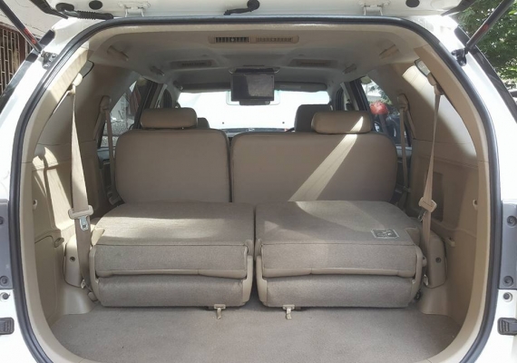 TOYOTA FORTUNER 3.0 V ปี12 ขาวมุข 2WD จอDVD กล้องหลัง