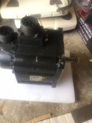 1000 บ. ส่งฟรี083-2000058  LINE ID: line832923 AC SERVO MOTOR ยี่ห้อ MITSUBISHI ขนาดกำลัง 1 KW. (มี 5 ลูก)