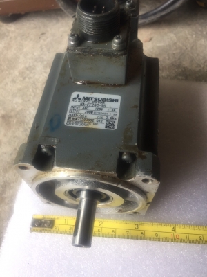800 บ. ส่งฟรี083-2000058 LINE ID: line832923 AC SERVO MOTOR ยี่ห้อ MITSUBISHI ขนาดกำลัง 200 W. (มี 15 ลูก) 800 บ. ส่งฟรี083-2000058 LINE ID: line832923 AC SERVO MOTOR ยี่ห้อ MITSUBISHI ขนาดกำลัง 200 W. (มี 15 ลูก)