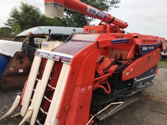 รถเกี่ยวข้าว นั่งขับ KUBOTA รุ่น SKYROAD ACE R1-22