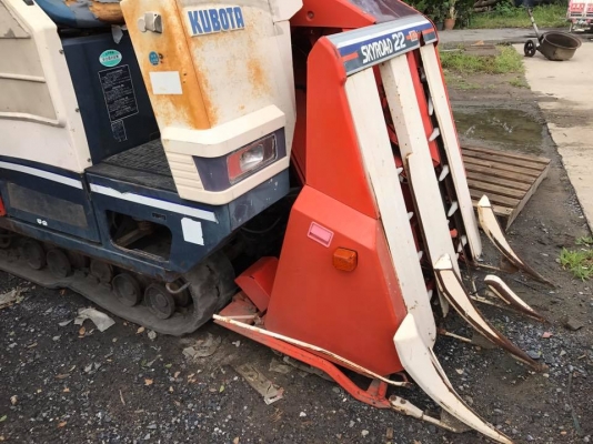 รถเกี่ยวข้าว นั่งขับ KUBOTA รุ่น SKYROAD ACE R1-22