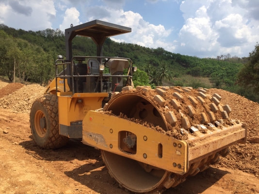 ขายรถบด VOLVO 2 เปลือก หนามหุ้มเรียบ สภาพสวยมาก รถออกใหม่ป้ายแดงมา