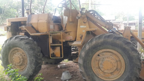 รถตักล้อยาง CAT 910 แบบเอวอ่อน