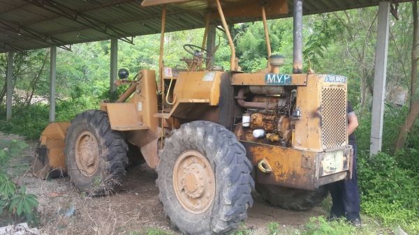 รถตักล้อยาง CAT 910 แบบเอวอ่อน
