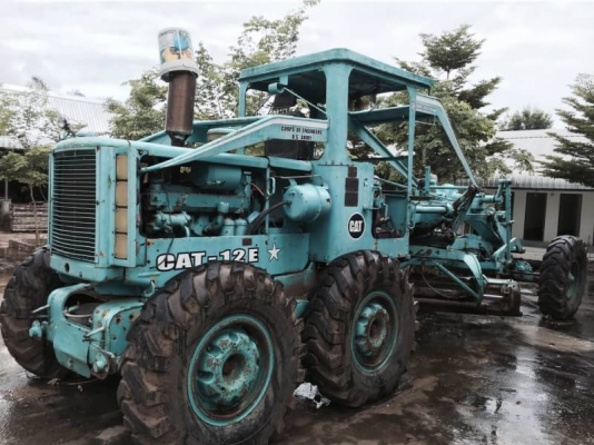ขายคู่ 595,000 รถเกรดเดอร์ CAT 12E และรถแทรคเตอร์ CAT D4D ขายเหมารวม 2 คัน รถสวยพร้อมใช้ รถอยู่ อำเภอเมือง กำแพงเพชร 090-772-3710 090-772-3708