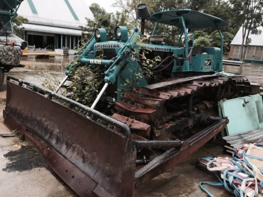 ขายคู่ 595,000 รถเกรดเดอร์ CAT 12E และรถแทรคเตอร์ CAT D4D ขายเหมารวม 2 คัน รถสวยพร้อมใช้ รถอยู่ อำเภอเมือง กำแพงเพชร 090-772-3710 090-772-3708