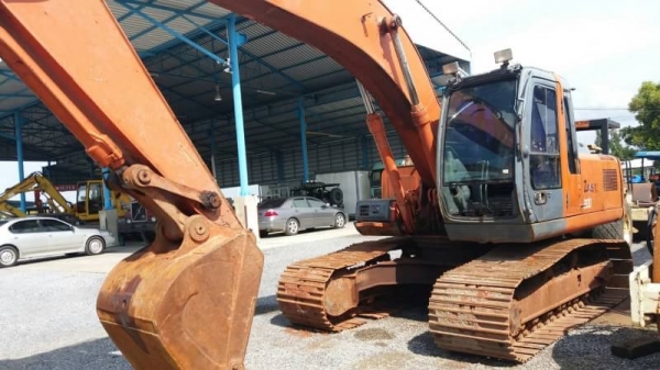 ขาย 950,000 HITACHI ZX 200-1 ไฟฟ้าครบ เครื่องดี ปั้มแรง เอวดี ช่วงล่างเต็มสวย เอกสารแจ้งจำหน่าย รถสวยพร้อมใช้   รถอยู่ ปทุมธานี โทร&amp;ไอดีไลน์ 0610710295