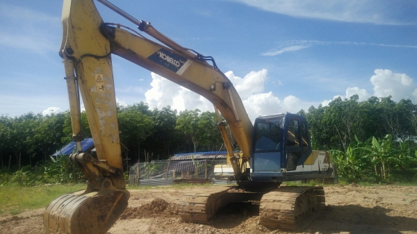 ขาย แบคโฮ KOBELCO SK200 Mark 3 เก๋งน้ำเงิน เครื่องแห้งไม่มีไอ ปั้มแรง ช่วงล่างเต็ม ไฟฟ้าหน้าจออยู่ครบ เอกสารใบซื้อขาย ราคาต่อรองได้ครับ