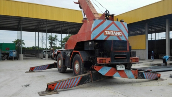 Tadano/  รถเครน 4 ล้อมือสอง/  ยกได้ 20 ตัน สูง 26 เมตร รุ่น M3 เอกสารเล่มทะเบียน