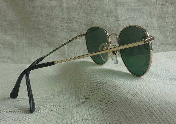 แว่นตาอาร์ติสท์ 'หยดน้ำ - จอห์น เลนนอน' งานทำมือที่งดงามที่สุดในยุค '80s Vintage HAKUSAN handmade in Japan แว่นตาอาร์ติสท์ 'หยดน้ำ - จอห์น เลนนอน' งานทำมือที่งดงามที่สุดในยุค '80s Vintage HAKUSAN handmade in Japan