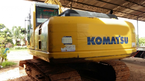 ขายรถแบคโฮ KOMATSU PC200-8 ใช้งาน 11,xxx ชั่วโมง สภาพดีพร้อมใช้งาน