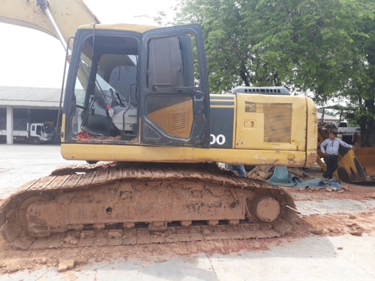 ขายรถแบคโฮ KOMATSU PC200-7A สภาพพร้อมใช้งาน เอกสารเล่มทะเบียน