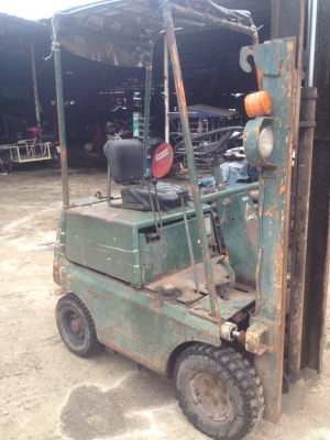 ขายด่วน รถฟอร์คลิฟต์ โตโยต้า เบนสิน  ยก 800กิโล  สภาพดี  ไม่มีรั่ว  สีไม่สวย  ขาย50000