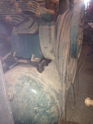 ขายด่วน เครื่องยิงทราย  ตู้พ่น พร้อมปั้มลม สภาพพร้อมใช้งานคับ ขาย 75000