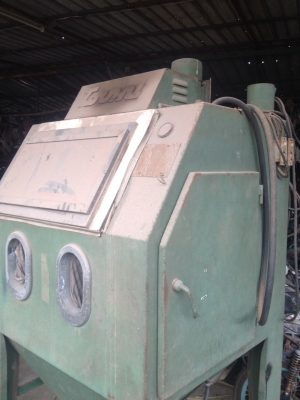 ขายด่วน เครื่องยิงทราย  ตู้พ่น พร้อมปั้มลม สภาพพร้อมใช้งานคับ ขาย 75000