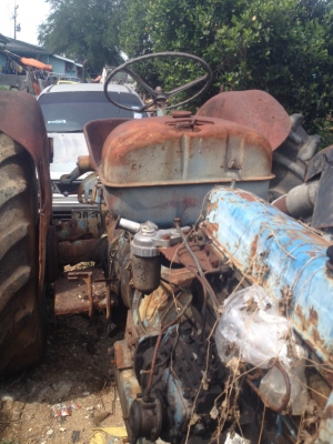 ขายรถไถ โบราน  ยี่ห้อ รวงข้าว   เอาไว้โชว์   สะสมได้ เพียง 50000