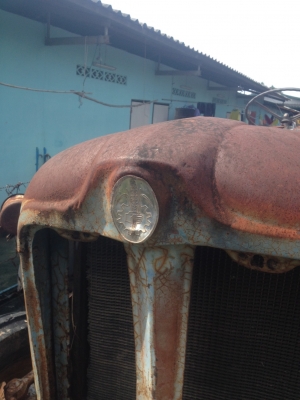 ขายรถไถ โบราน  ยี่ห้อ รวงข้าว   เอาไว้โชว์   สะสมได้ เพียง 50000