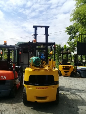 +++ ขายโฟล์คลิฟท์  SUMITOMO FG35-40  (รุ่นใหม่)  ขนาด  4.0  ตัน  เครื่องยนต์เบนซิน  แก๊ส  เสา  5  เมตร  เกียร์ออโตเมติค   งา 1,350  มม.   ยางตันใหม่ครับ