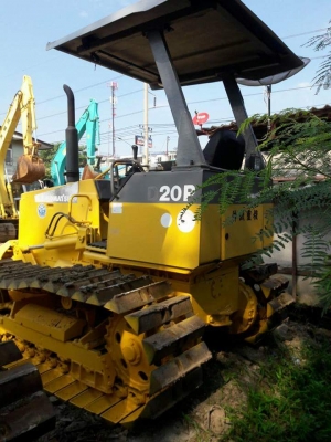 ขายKOMATSU D20P-7E เก่าใน  สภาพดี  พร้อมใช้  เอกสารครบลองระบบกันได้ทุกวัน โทร 089-3818694  ดวงนภา