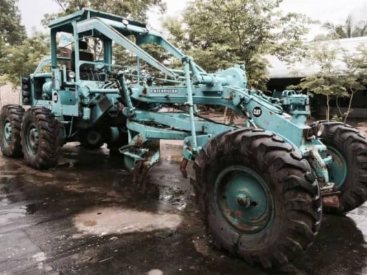 ขายคู่ 595,000 รถเกรดเดอร์ CAT 12E และรถแทรคเตอร์ CAT D4D ขายเหมารวม 2 คัน รถสวยพร้อมใช้ รถอยู่ อำเภอเมือง กำแพงเพชร 090-772-3710 090-772-3708