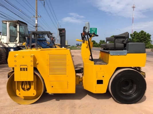 ขายรถบดหน้าเหล็ก หลังยาง BOMAG (บดสั่นสะเทือน ขนาด 4.5 ตัน) รถนอกนำเข้าจากญี่ปุ่น มีVDOการทำงานครับ