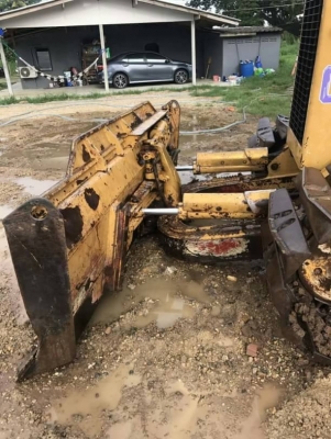 ขาย 365,000 HITACHI EX120-2 เครื่องดี ปั้มแรง โช่หนา เอวแน่น เอกสารชื้อขาย  รถอยู่ จ.อุบลราชธานี 090-772-3710 090-772-3708