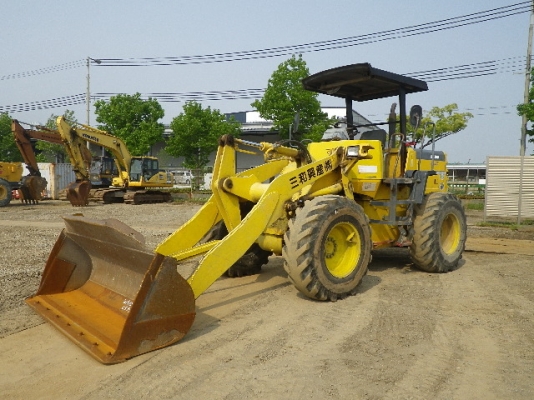 ขายรถตักล้อยาง KOMATSU WA100-3 แขนยาวพิเศษ รถนอกนำเข้าจากญี่ปุ่น สภาพสวยพร้อมใช้ ถึงเร็วๆนี้ครับ