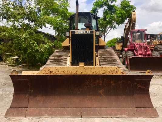 ขายรถดันดิน CATERPILLAR D5M FROM JAPAN สภาพพร้อมใช้งาน  สนใจติดต่อ 063-9316985 ID LINE : 0639316985 ครับ