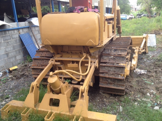 ขายรถแทรกเตอร์ ยี่ห้อcaterpillar รุ่น D6H กับ D4Dขายเหมารวม2คัน ไม่แยกขาย รถใช้งานได้ ขาย1350000บ.