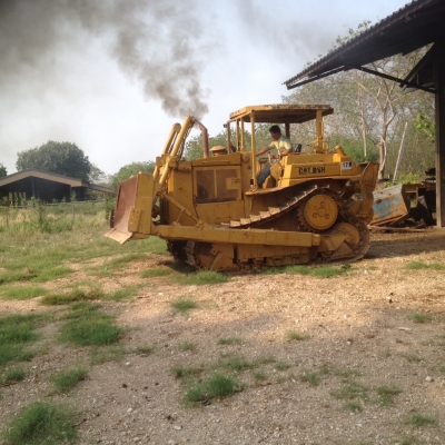 ขายรถแทรกเตอร์ ยี่ห้อcaterpillar รุ่น D6H กับ D4Dขายเหมารวม2คัน ไม่แยกขาย รถใช้งานได้ ขาย1350000บ.