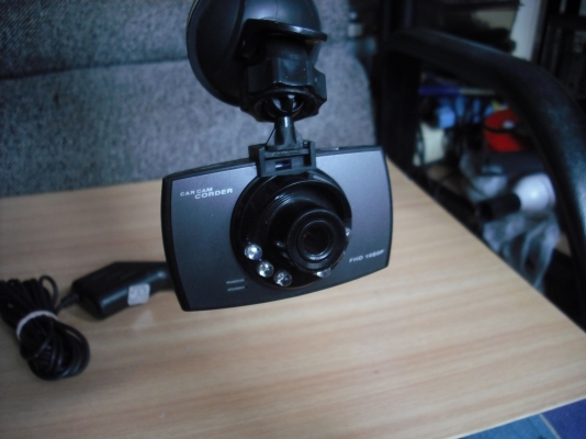กล้องวงจรปิดติดรถยนต์ Full HD อินฟราเรด 6 ดวง (สีดำ) กล้องวงจรปิดติดรถยนต์ Full HD อินฟราเรด 6 ดวง (สีดำ)