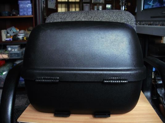 กล่องใส่ของใส่ท้ายมอเตอร์ไซด์ GIVI รุ่น E26NC 26 ลิตร