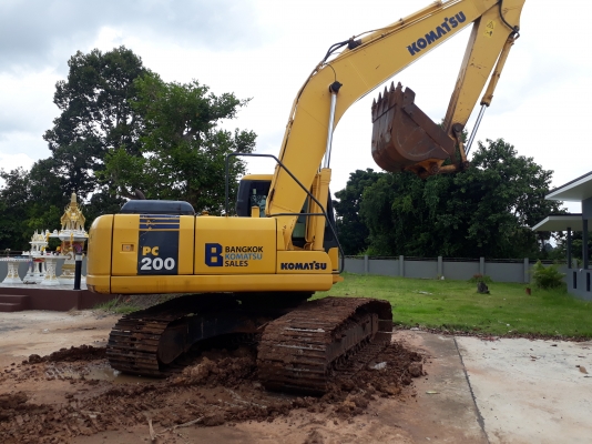 ขายด่วน KOMATSU PC200-7 สภาพสวยพร้อมใช้งาน เครื่องปั้มดีเยี่ยม เฟรมสวย บูมอามสวย ไฟฟ้าสมบูรณ์  แอร์เย็น ระบบไฮดรอลิคดีเยี่ยม เอกสารเล่มทะเบียน สนใจสอบถาม 093-0764943  0883223272 K ตั้ม
